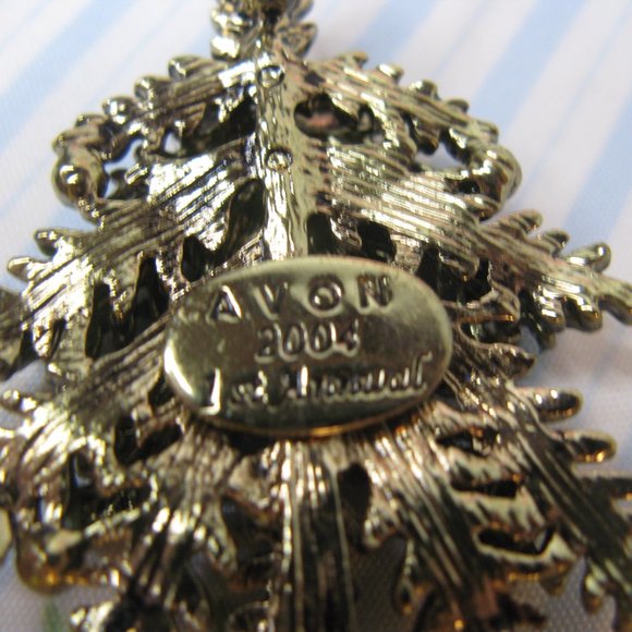 Avon 1st Annual Christmas Tree Brooch 2004 - Picture 4 of 7